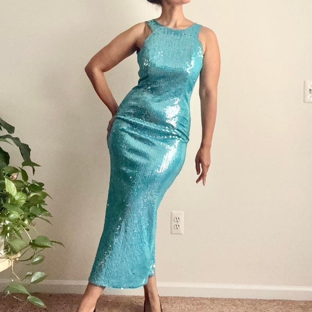 Y2K blue sequin mermaid gown size 8 Adrianna Papell evening formal cocktail maxi